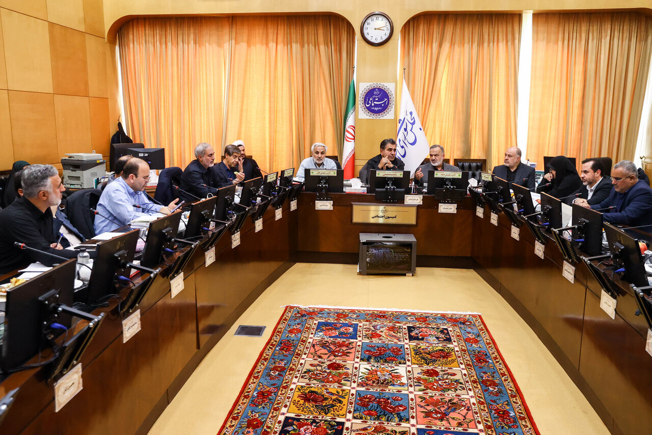 ماجرای حج لاکچری چیست / گزارش کمیسیون اجتماعی از مرگ بیش از ۷۵ هزار متقاضی در صف حج تمتع